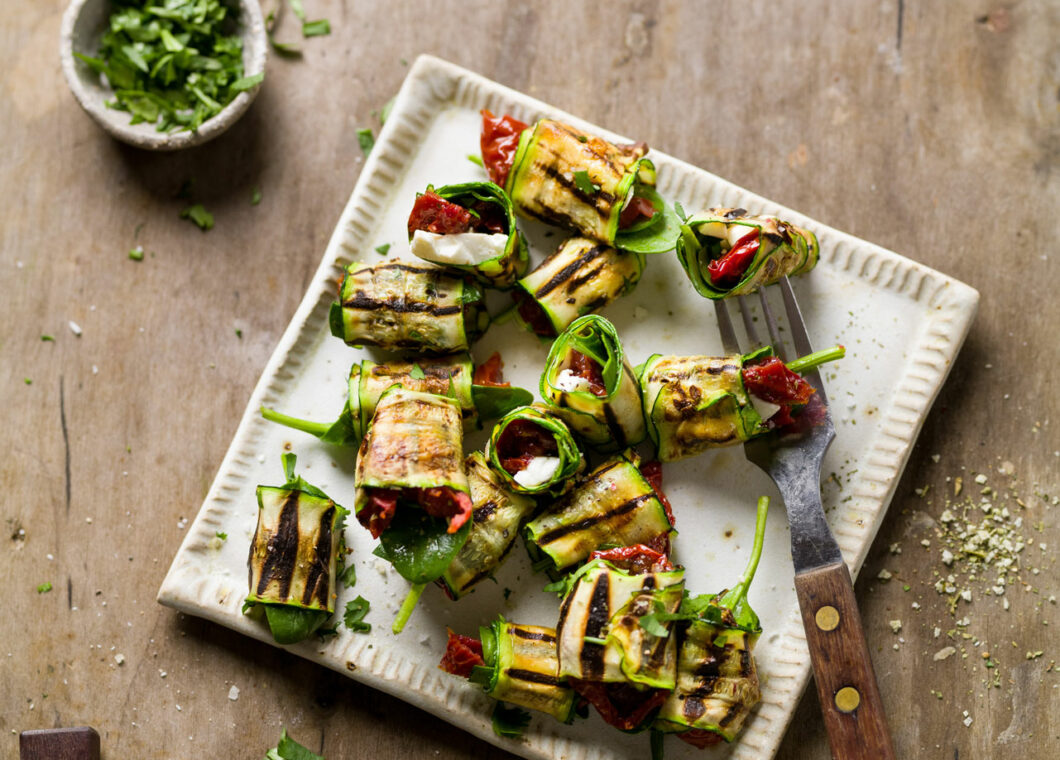Gegrillte Zucchini Röllchen