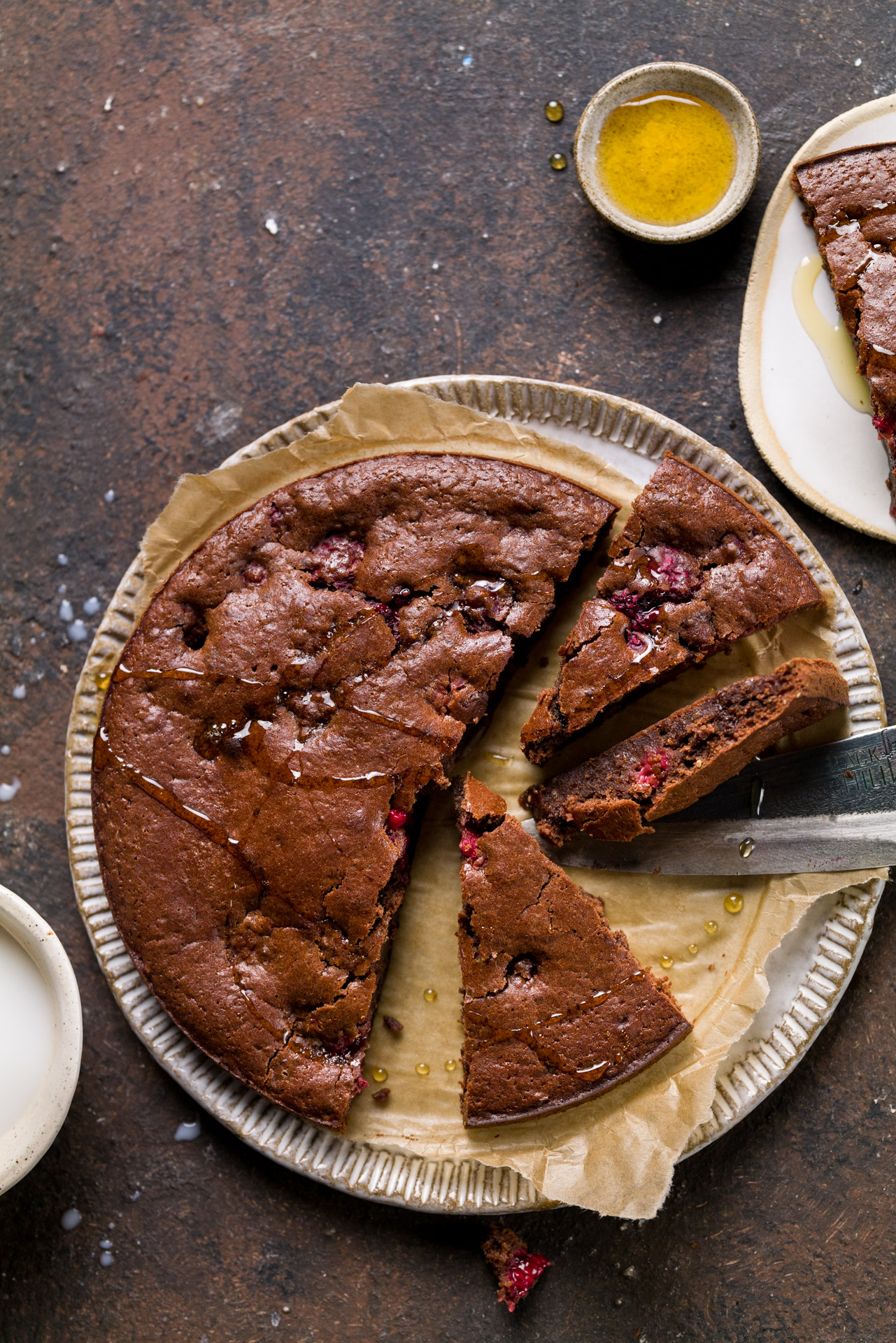 Veganer Schokoladen-Himbeer-Kuchen