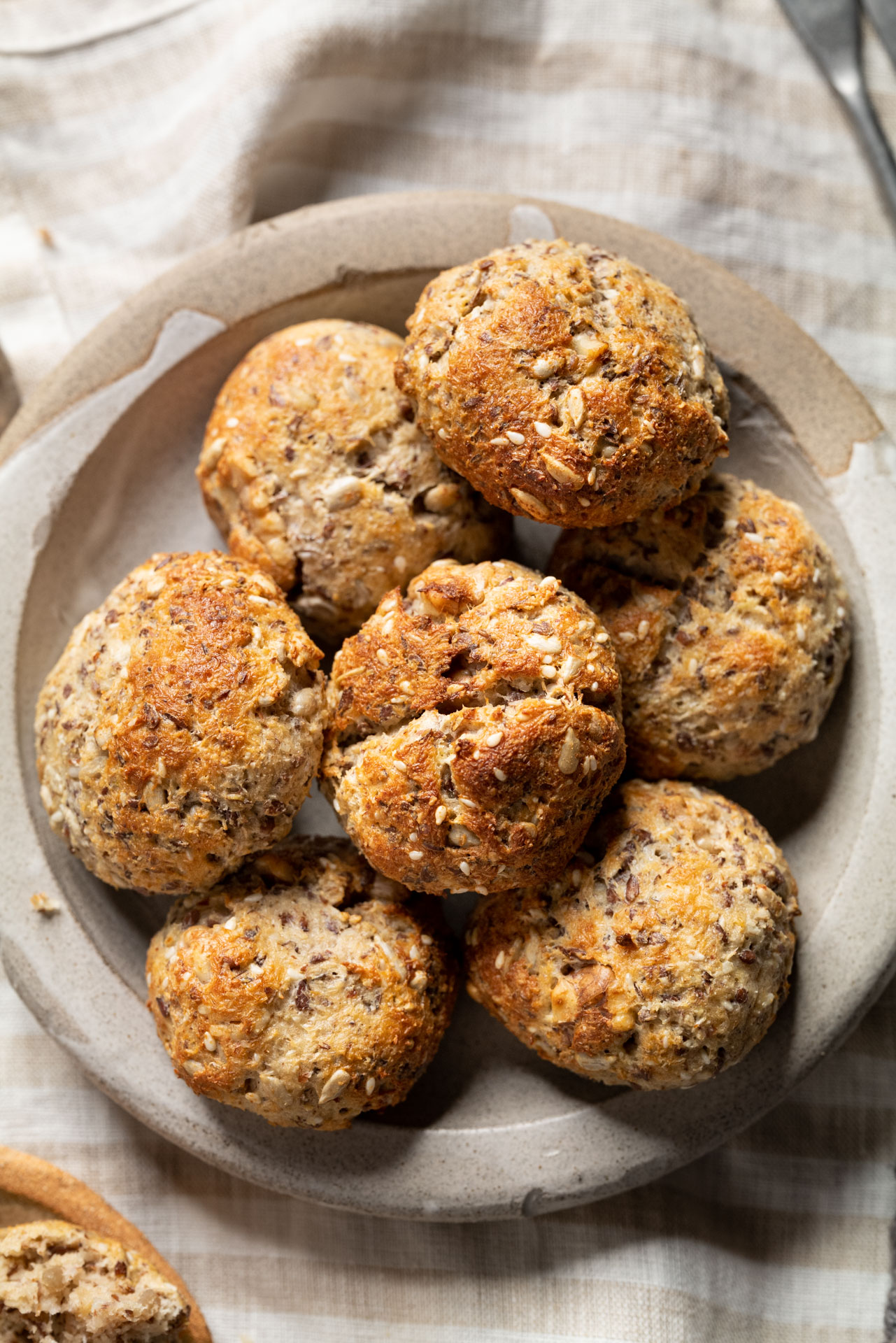 Glutenfreie Körner-Sonntagsbrötchen