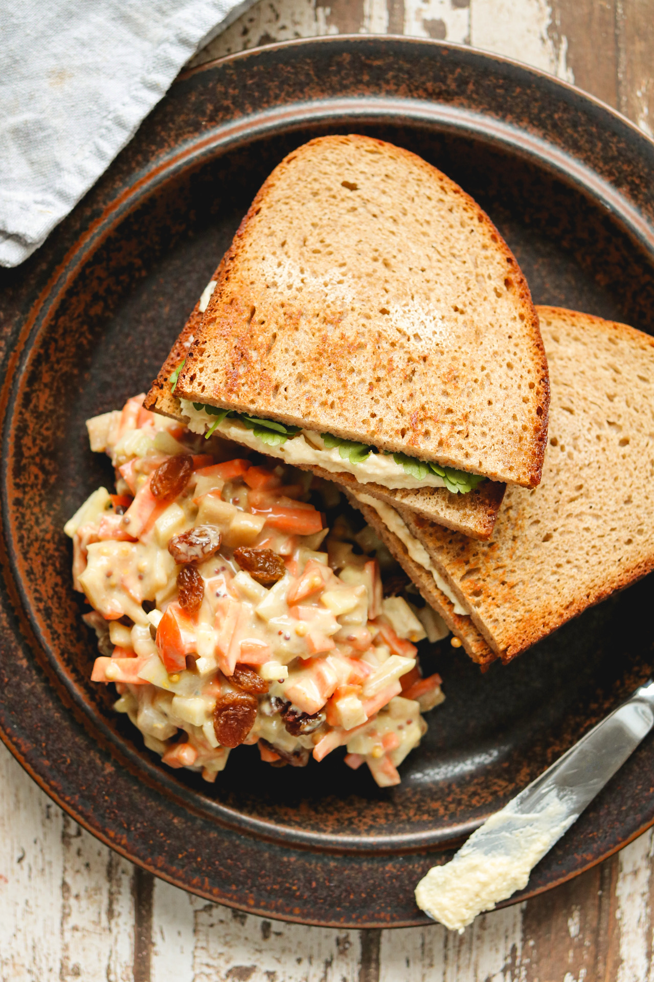 Sandwich mit Kohlrabi-Slaw