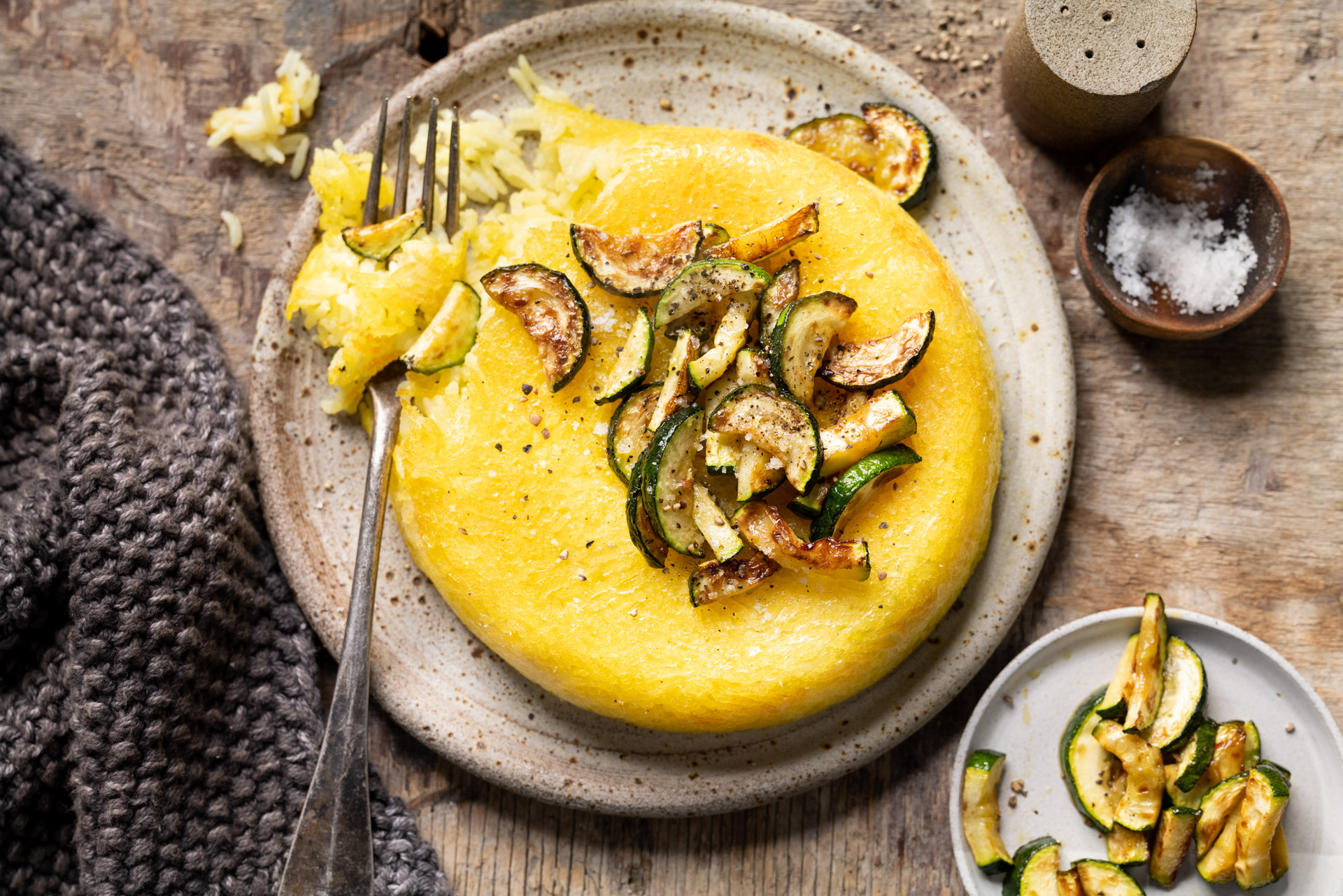 Tahdig mit geschmorter Zucchini