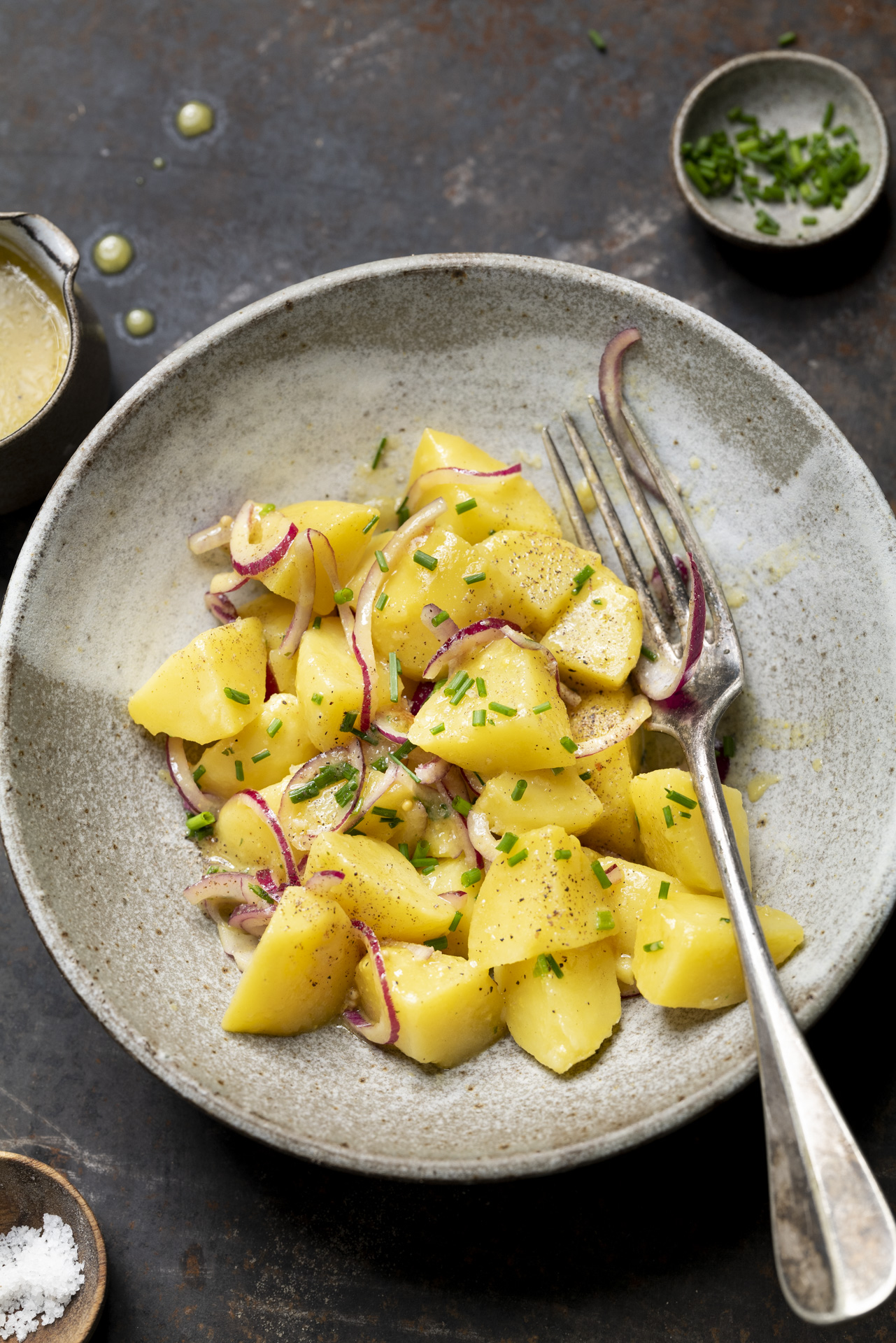 Klassischer Kartoffelsalat mit Senf-Honig-Dressing