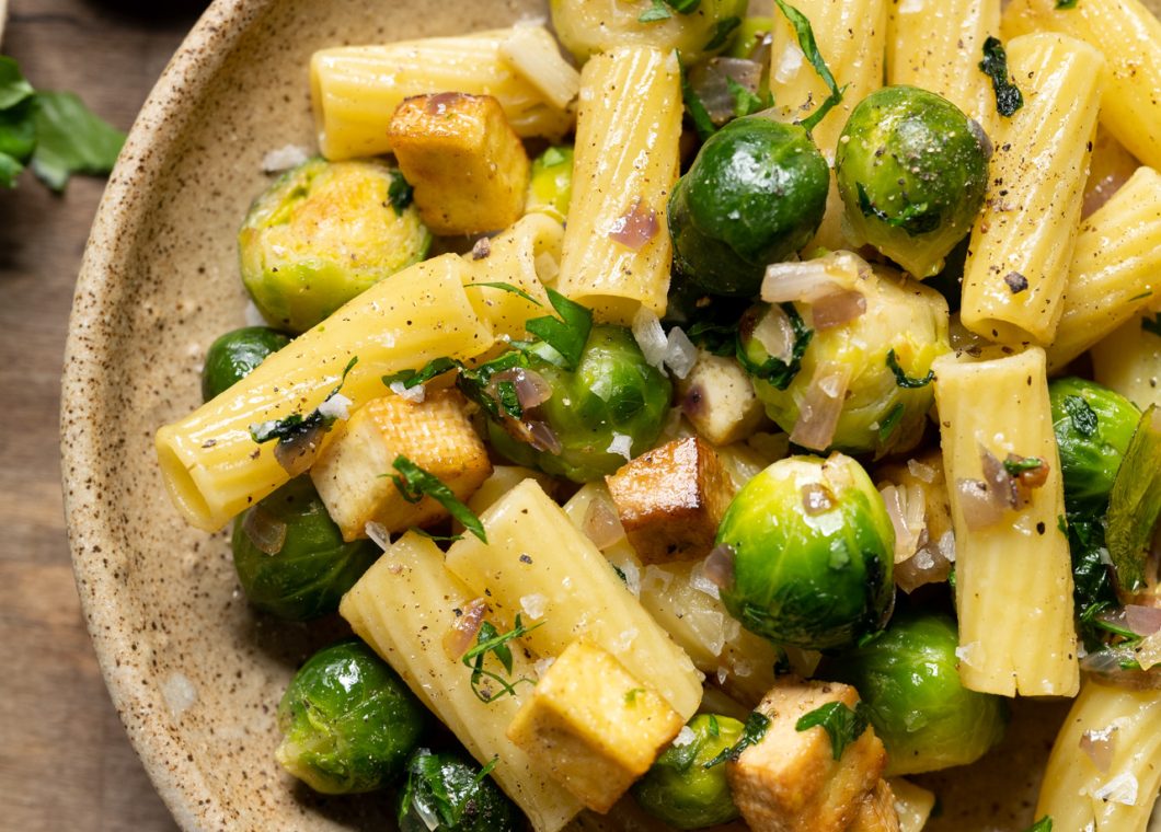 Geröstete Rosenkohl-Pasta-Pfanne